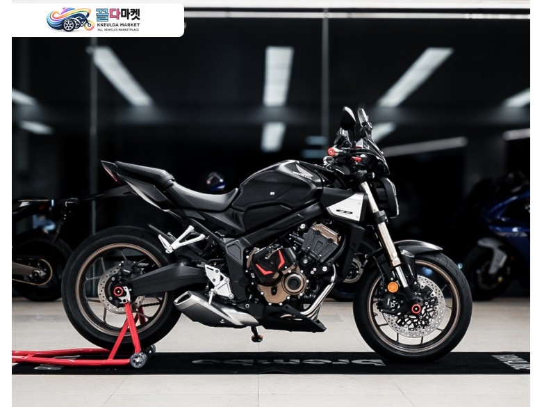 혼다 CB 650 R E 클러치 2025년식 필수 옵션구성 , 신차급 깔끔한 차량
