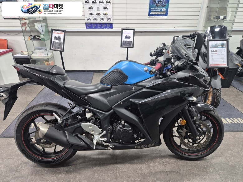 야마하 YZF R3 2018년식 년식대비 적당한 적산거리와(38,526KM) 입문용 쿼터급으로 가장 인기좋은 18년식 야마하 YZF-R3 블랙색상 판매합니다.
