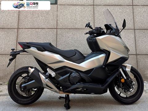 혼다 포르자 750 2025년식 포르자750 / 애쉬그레이 /1790km / 세미튜닝