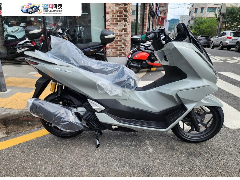 혼다 PCX 125 ABS 2026년식 26년식 혼다 PCX125 그레이 판매합니다.