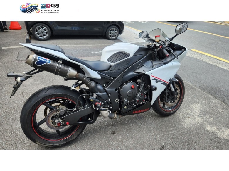 야마하 YZF R1 2014년식 야마하 yzf-r1입니다~~빅뱅~테르미뇨니~