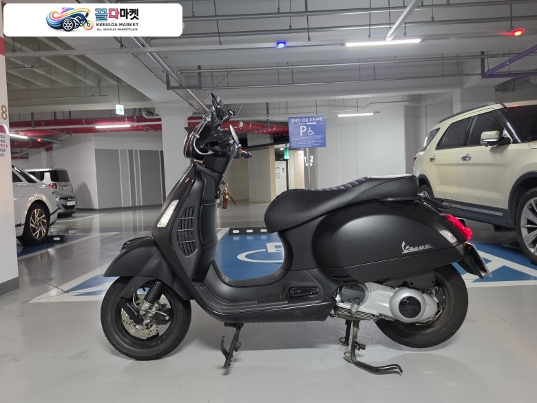 베스파 GTS 300 노떼 에디션 2019년식 19년식 베스파 GTS300 notte 에디션 팝니다.