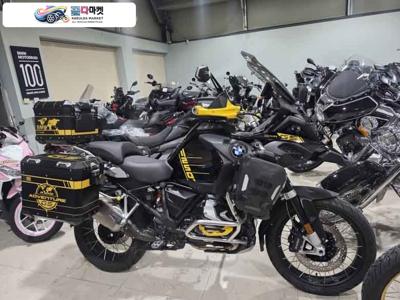 BMW R 1250 GS 어드벤처 2021년식 전자식 서스펜션에 700만원 이상을 투자? 거기에 아크라 및 719 튜닝파츠 들까지 풀~옵~ , 풀튜닝~