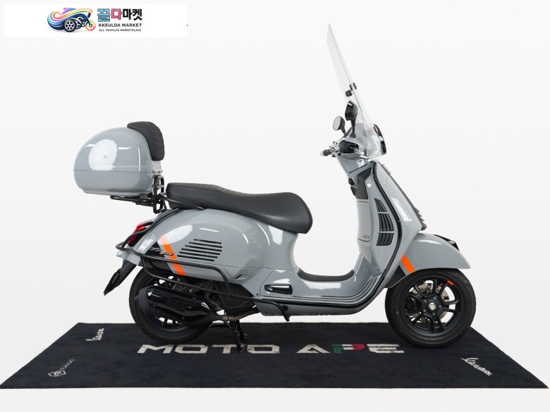 베스파 GTS 125 슈퍼스포츠 2024년식 [베스파 모토아페]24년식 GTS 125 ABS 스마트키 중고차량, 무이자카드,무료배송