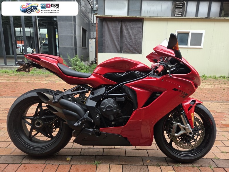 MV-아구스타 F3 R 2023년식 23년식 1400KM MV아구스타 F3R 판매합니다.