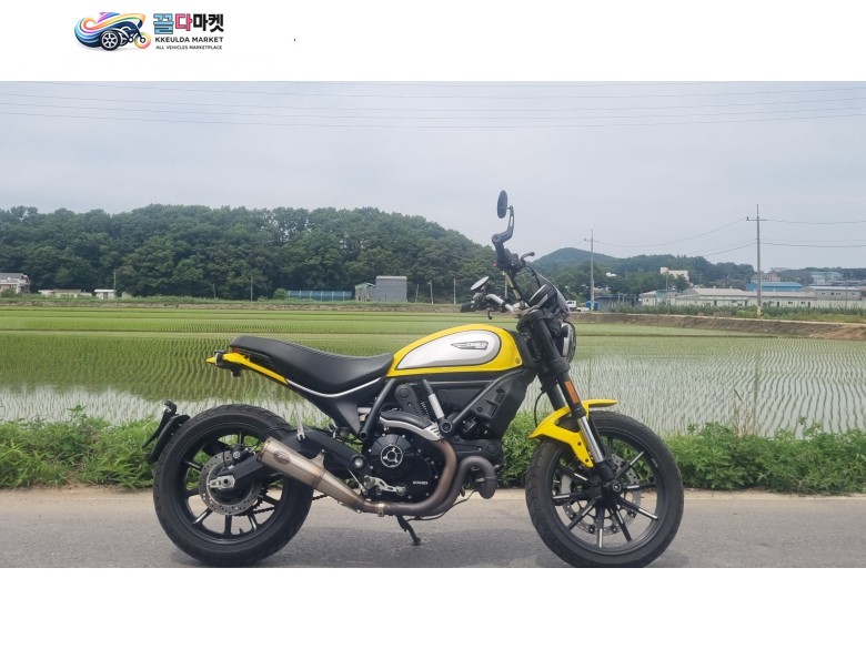 두카티 스크램블러 아이콘 2022년식 두카티 스크램블러아이콘22년식/풀튜닝/1인신조/급매/6천키로수