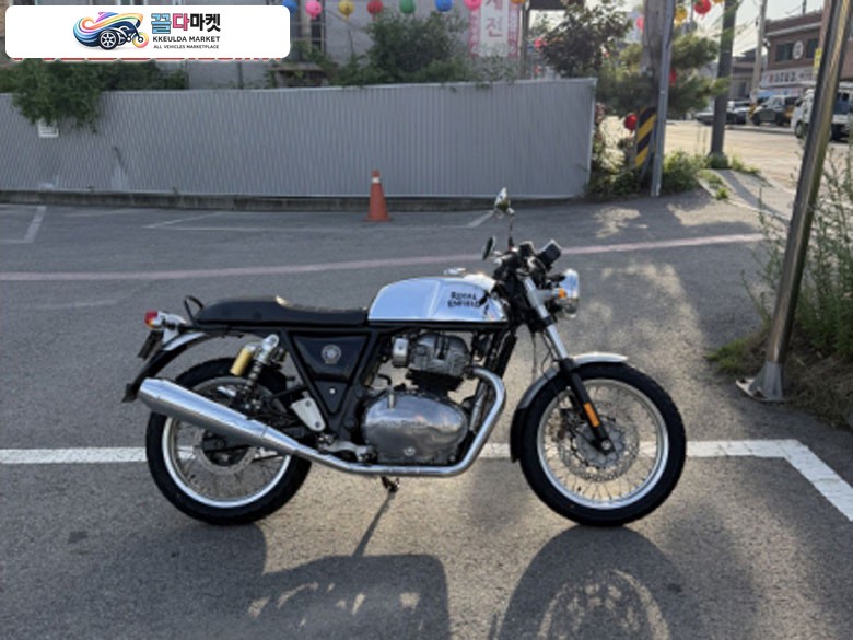 로얄엔필드 컨티넨탈 GT 650 2019년식 로얄엔필드 컨티넨탈GT650 크롬 판매