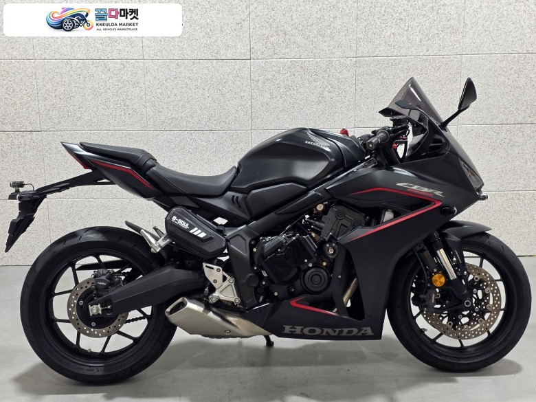 혼다 CBR 650 R E 클러치 2025년식 25년식 혼다 CBR650R E-클러치 6627km 차량 판매 / 대차