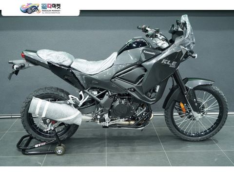 가와사키 KLE 500 2026년식 가와사키 어드벤처 KLE 500 블랙. 판매 합니다.