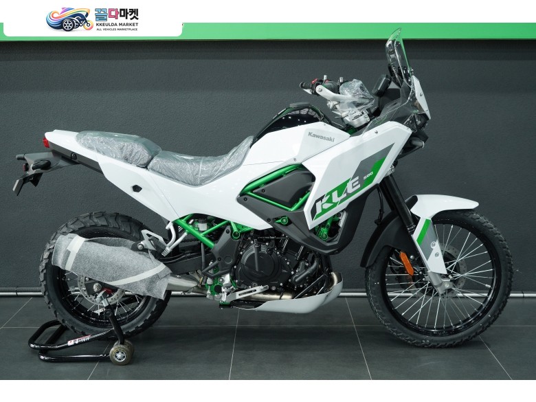 가와사키 KLE 500 SE 2026년식 가와사키 어드벤처 KLE500SE 화이트 판매 합니다