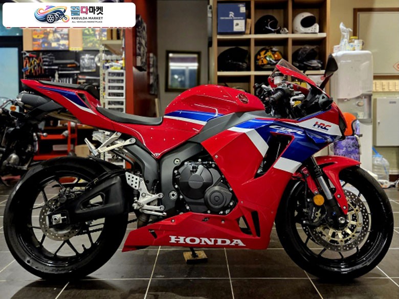혼다 CBR 600 RR 2025년식 신차급 리콜살아있는 cbr600rr