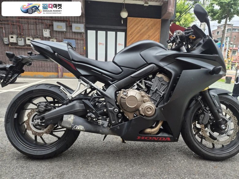혼다 CBR 650 F 2018년식 2018년식 cbr650f 다양한 옵션 소모품 올 교체 차량 판매 합니다.