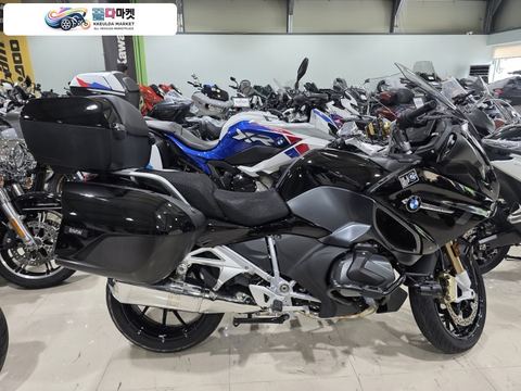 BMW R 1250 RT 2024년식 년식 및 키로수 대비 최저가 판매 BMW R1250RT 입니다. 1인 신조차량 입니다.