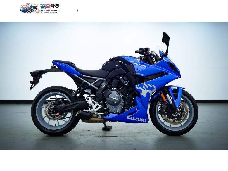 스즈끼 GSX 8 R 2025년식 [ 매버릭바이크 ] / 2025년식 5,000km, XRT 풀 프로텍션이 적용된 스즈키 GSX-8R 판매합니다.