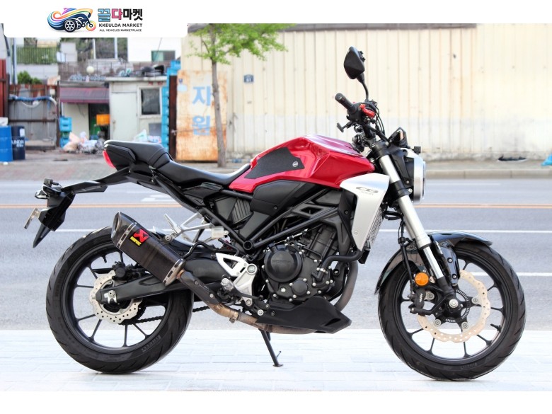 혼다 CB 300 R 2018년식 중고바이크매입 전문 / 혼다 CB300R 아크라 구변 2채널블박 2인신조 특A급 판매 / 대차 환영 / 무이자 카드 할부