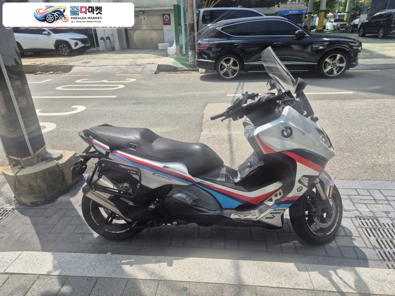 BMW C 650 스포츠 2016년식 2016년식 c650s  화이트 판매합니다.