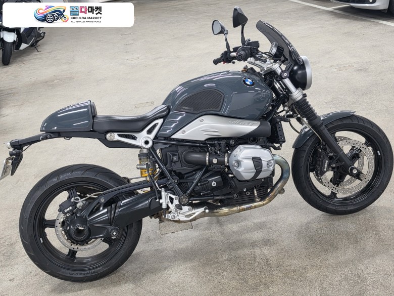 BMW R 나인 T 퓨어 2018년식 BMW RnineT Pure 2018년식 판매, BMW 알나인티 퓨어 올린즈 리어샥