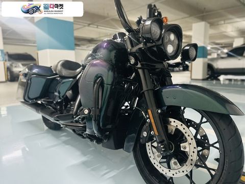 할리데이비슨 로드킹 스페셜 2021년식 로드킹스페셜 21년 스네이크베놈