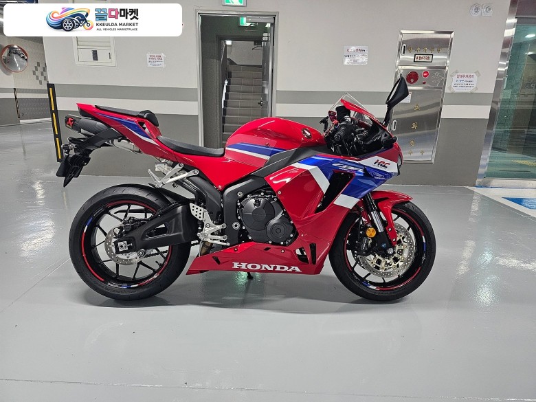 혼다 CBR 600 RR 2025년식 cbr600rr 25년 8월출고 짧은 신차급 바이크 1인 신조 판매합니다