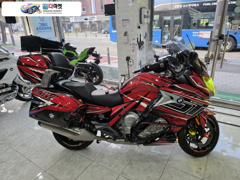 BMW K 1600 GT 2018년식 BMW / K 1600 GT 년식  스마트 후진 모델  2018 무사고 / 무꿍 / 무슬림 풀 대칼 풀 튜닝 깔끔한 차량 옵션 다수 장착 ...