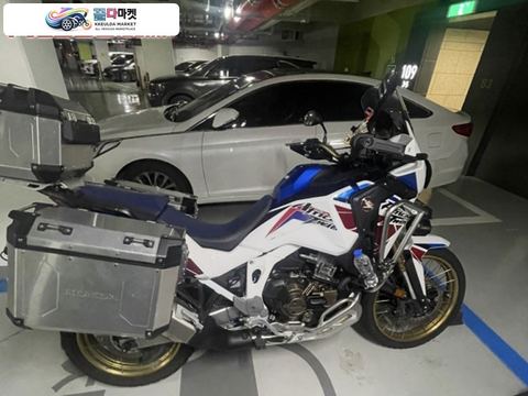 혼다 아프리카 트윈 CRF 1100 L 어드벤쳐 스포츠 ES DCT 2023년식 혼다 아프리카트윈 CRF 1100L 어드벤처 스포츠 ES DCT 2023 판매합니다.