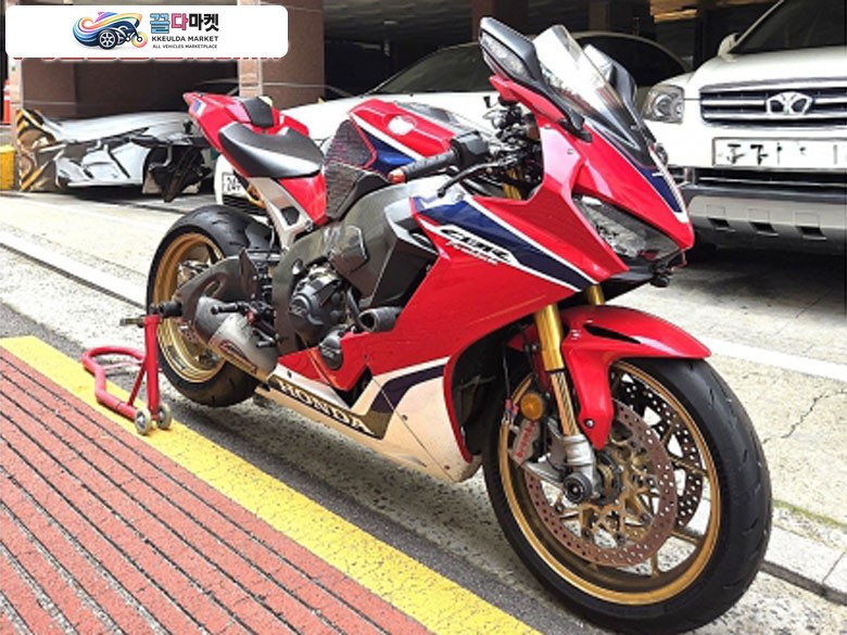 혼다 CBR 1000 RR SP 2017년식 cbr1000rr-sp 풀옵션모델 팝니다