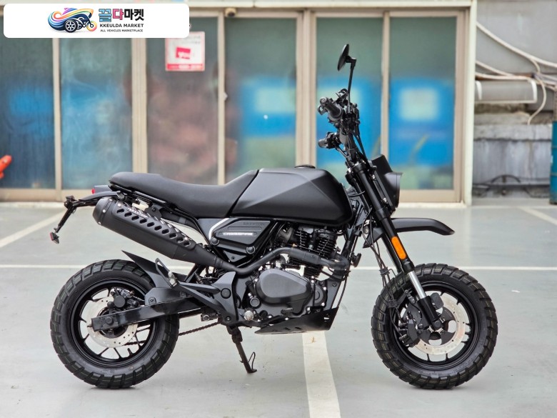 브릭스톤 크로스파이어 125 XS 2024년식 브릭스톤 크로스파이어125XS 3609KM 신차급매물 1인차주 무사고 판매합니다
