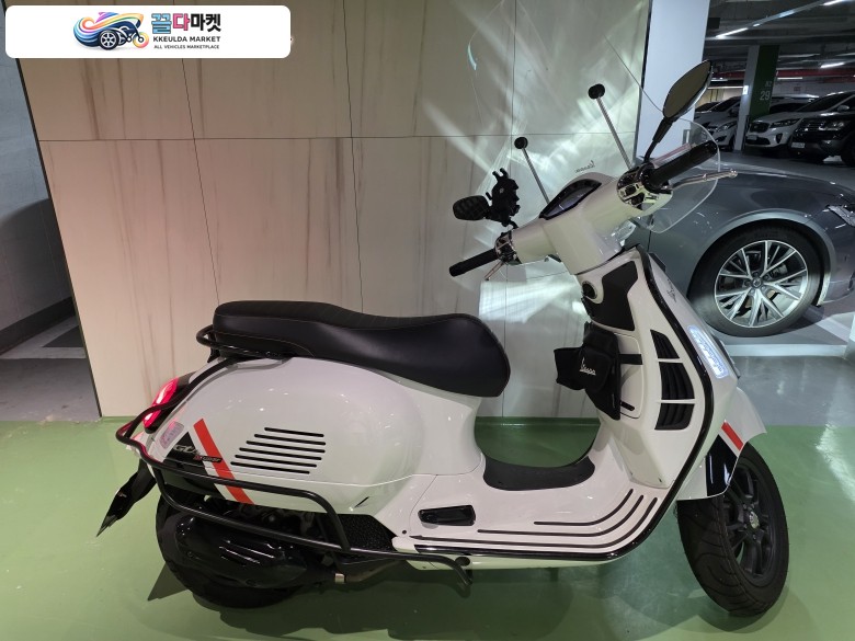 베스파 GTS 125 슈퍼스포츠 2024년식 베스파 gts 125cc 흰둥이 쌔빙급 팝니다.