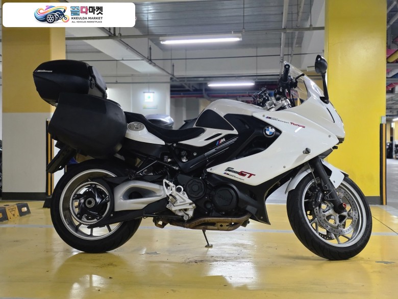 BMW F 800 GT 2014년식 F800GT 2014 민트급 17,000km 3박스 아크라포빅 풀옵션 550만원