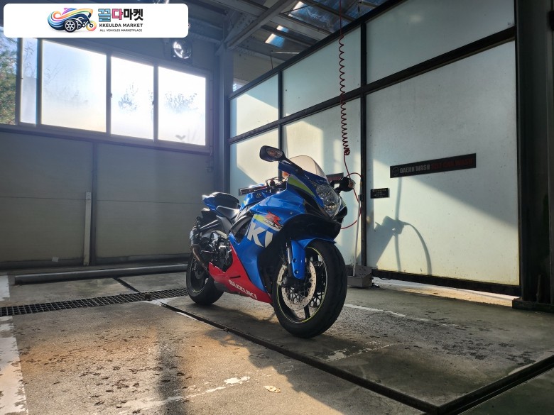 스즈끼 GSX R 600 2017년식 스즈키 사의 GSX R600(스페셜 등급 한정판 모델)