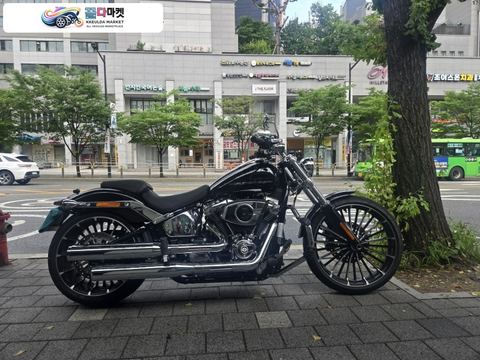 할리데이비슨 브레이크아웃 117 2025년식 25년식 브레이크아웃 짧은 키로수 멋진 블랙