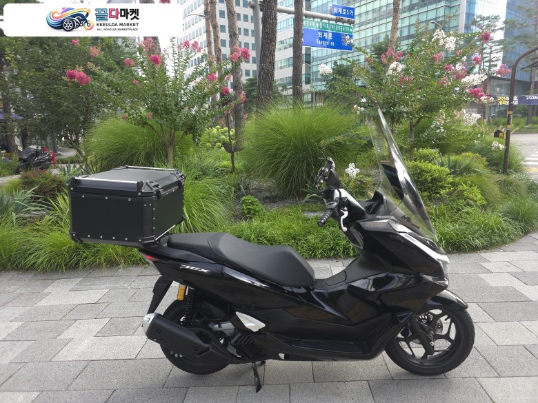 혼다 PCX 125 ABS 2025년식 티바이크 2025년 최상급 컨디션 혼다 더뉴PCX125 ABS 블랙 컬러 배달세팅 판매합니다. -카드-대차-할부-