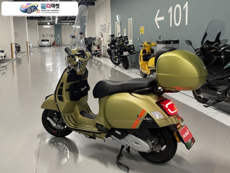 베스파 GTS 125 슈퍼스포츠 2024년식 베스파 GTS 125 슈퍼스포츠 신차급 개인매물 판매합니다.