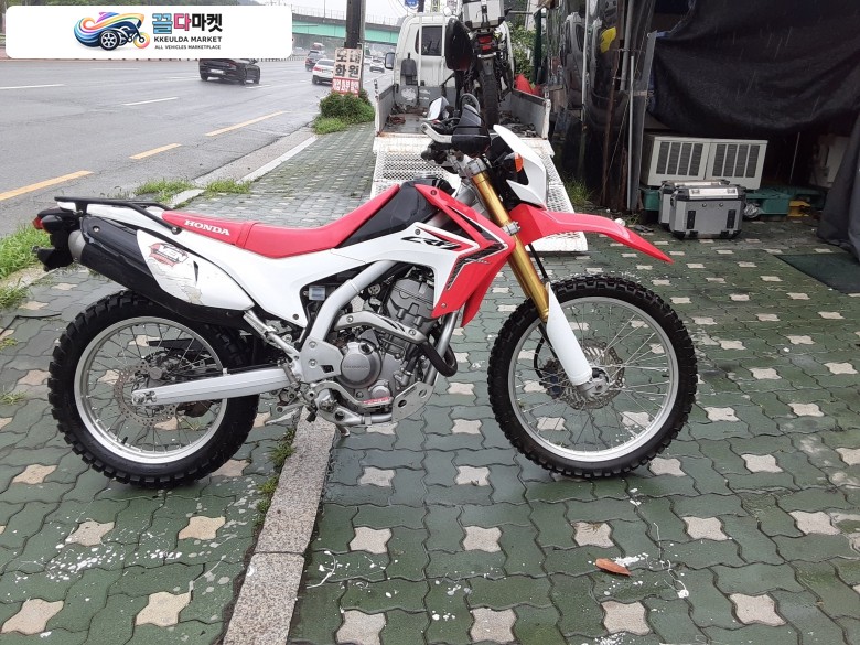 혼다 CRF 250 L 2014년식 여기 빛나는 혼다 팔아봅니다~~대차가능