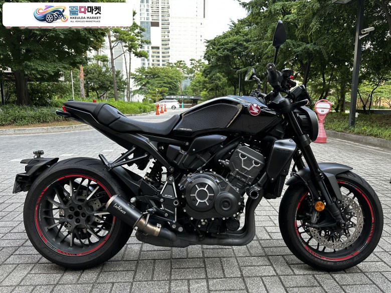 혼다 CB 1000 R 2023년식 판매] 23년식 혼다 CB1000R 블랙에디션 │ 9,090km  │ 무사고 │ 구조변경 완료