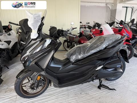 혼다 포르자 350 2026년식 혼다코리아 포르자350 FORZA350 블랙 색상 신차 2026년식 무이자 최대 16개월 가능 / 신한 마이카 가능