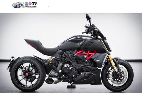 두카티 디아벨 1260 S 2020년식 아시아 최대규모 ㅡ파쏘매매단지ㅡ 뗴르미뇨니 머플러 등 옵션비용만 900만원 들어간 디아벨 판매합니다.