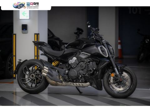 두카티 디아벨 V4 2024년식 2024 두카티 디아벨 V4 Ducati Diavel V4