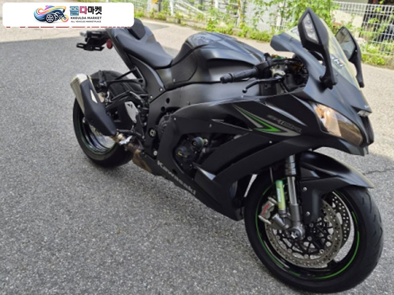 가와사키 닌자 10 R ABS 2016년식 2016년 가와사키 닌자10R 12,000Km 판매합니다