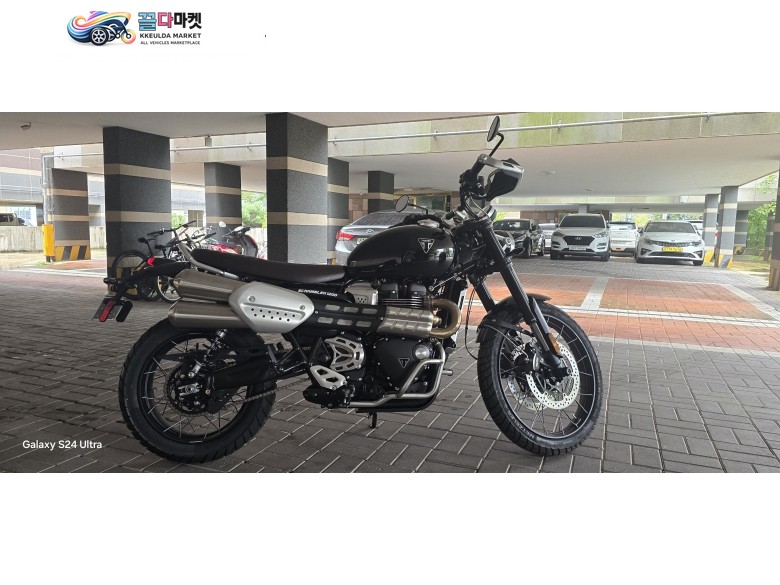 트라이엄프 스크램블러 1200 XE 2025년식 스트램블러 1200XE