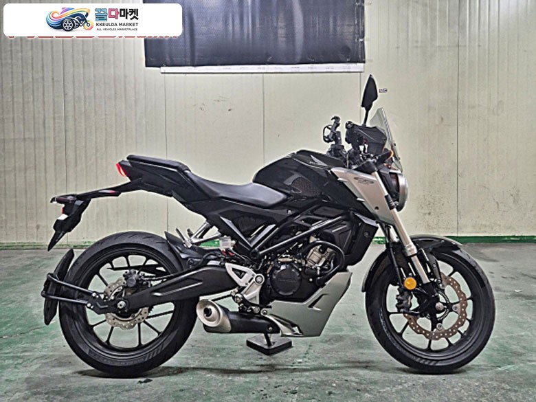 혼다 CB 125 R 2020년식 혼다 CB125R/20년식/1.9만KM/입문용/판매합니다