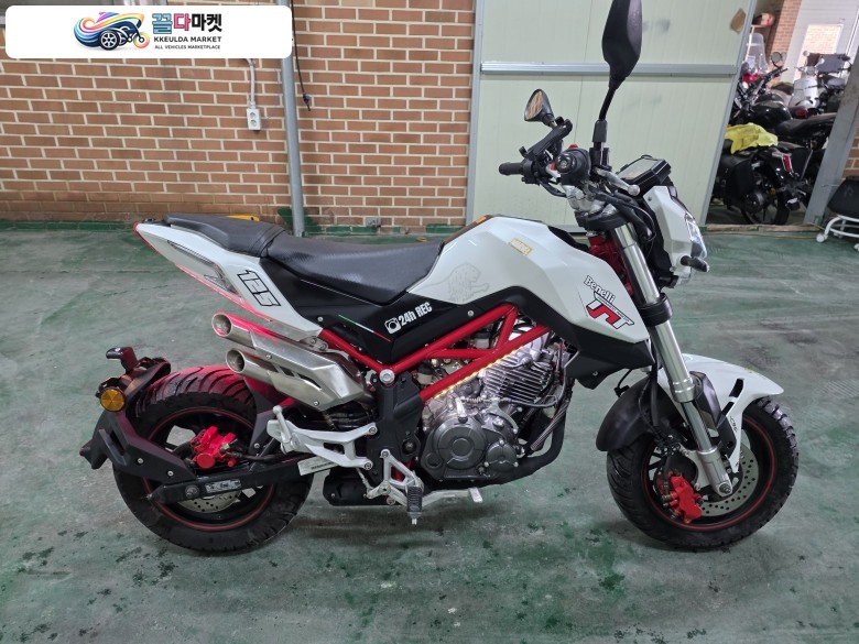 베넬리 TNT 125 2018년식 18년식 베넬리 Tnt125 2740km