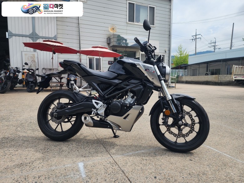 혼다 CB 125 R 2020년식 [중고] 쿼터급 감성의 프리미엄 125cc, 2022 혼다 CB125R 판매합니다