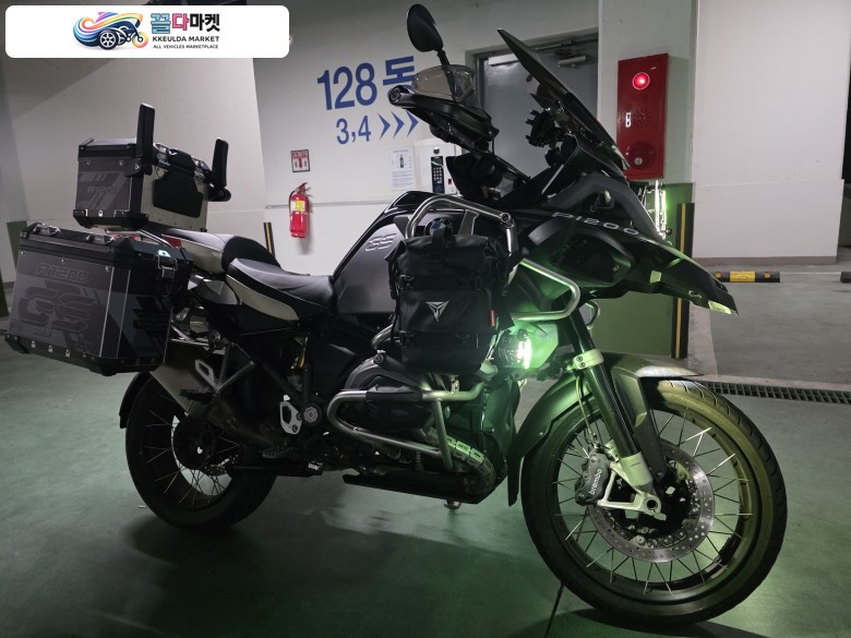 BMW R 1200 GS 어드벤쳐 2014년식 1후기형 1200gs adv 아크라포빅 풀튜닝 제주 번호판 이전가능!! 최저가 판매!!