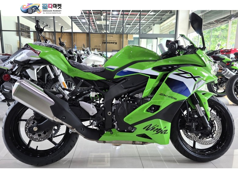 가와사키 닌자 ZX 4 RR 2027년식 400cc 슈퍼스포츠  KAWASAKI Ninja ZX-4RR