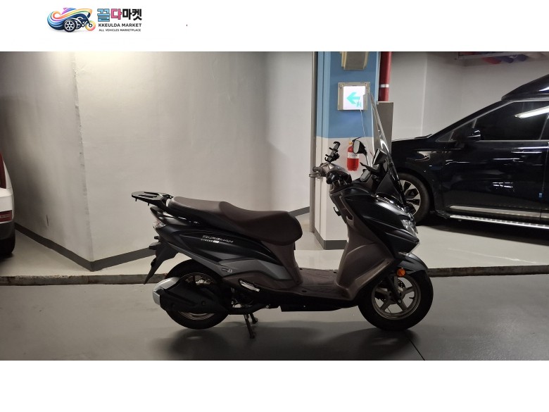스즈끼 버그만 스트리트 125 EX 2024년식 버그만 스트리트 EX 125 팝니다.