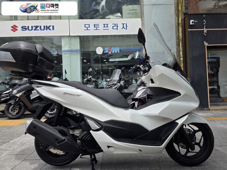 혼다 PCX 125 ABS 2021년식 혼다 PCX125 2021년식 관리 잘된 차량 저렴히 판매합니다.