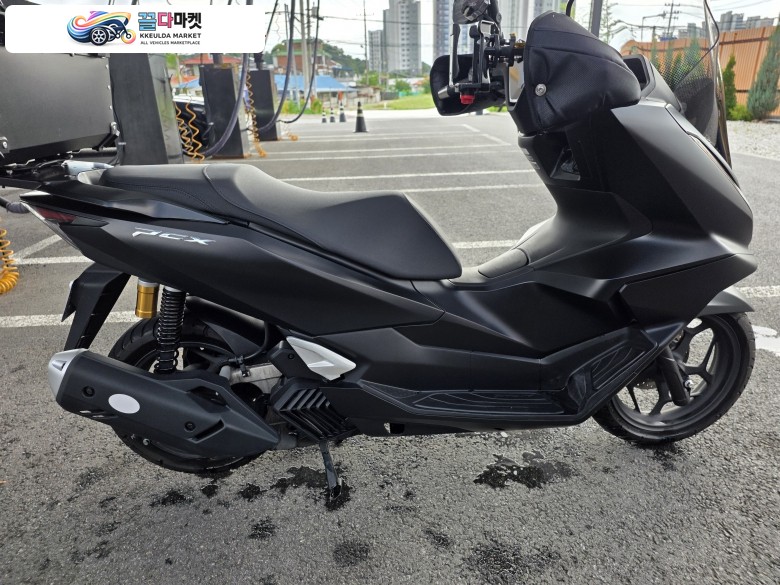 혼다 PCX 125 ABS 2025년식 PCX125 ABS 무광 블랙 팝니다.