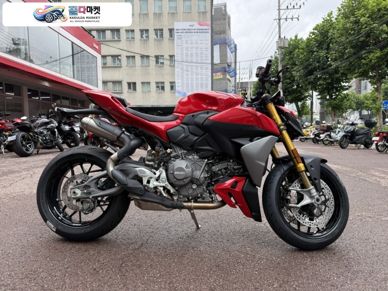두카티 스트리트파이터 V2 S 2026년식 스트리트 파이터 V2 S RED 26년식