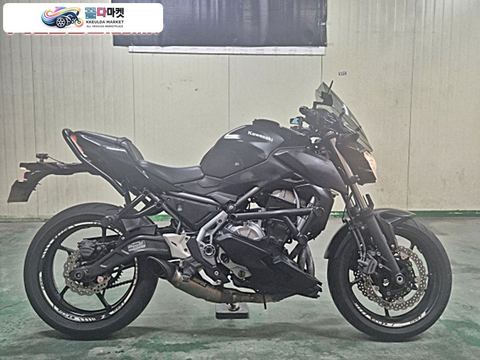 가와사키 Z 650 RS ABS 2017년식 가와사키 Z650/17년식/5.7만km/명의이전O/아크라포빅구변O/레저용/판매합니다